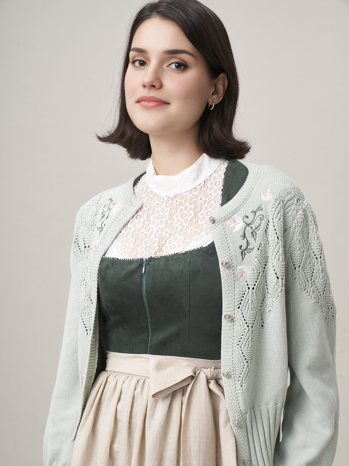 Ehreer Dirndl in Grün – Eleganz trifft Tradition