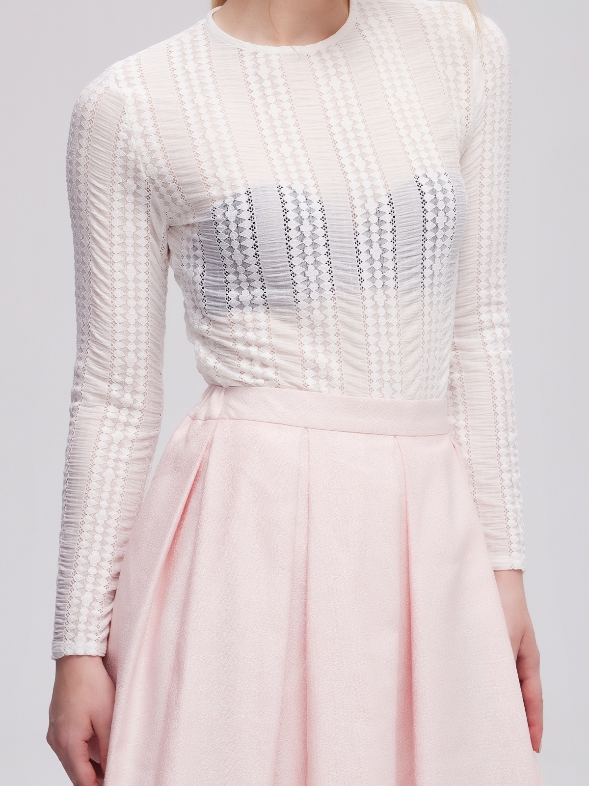 Modernes Dirndl in Pink mit floralem Muster