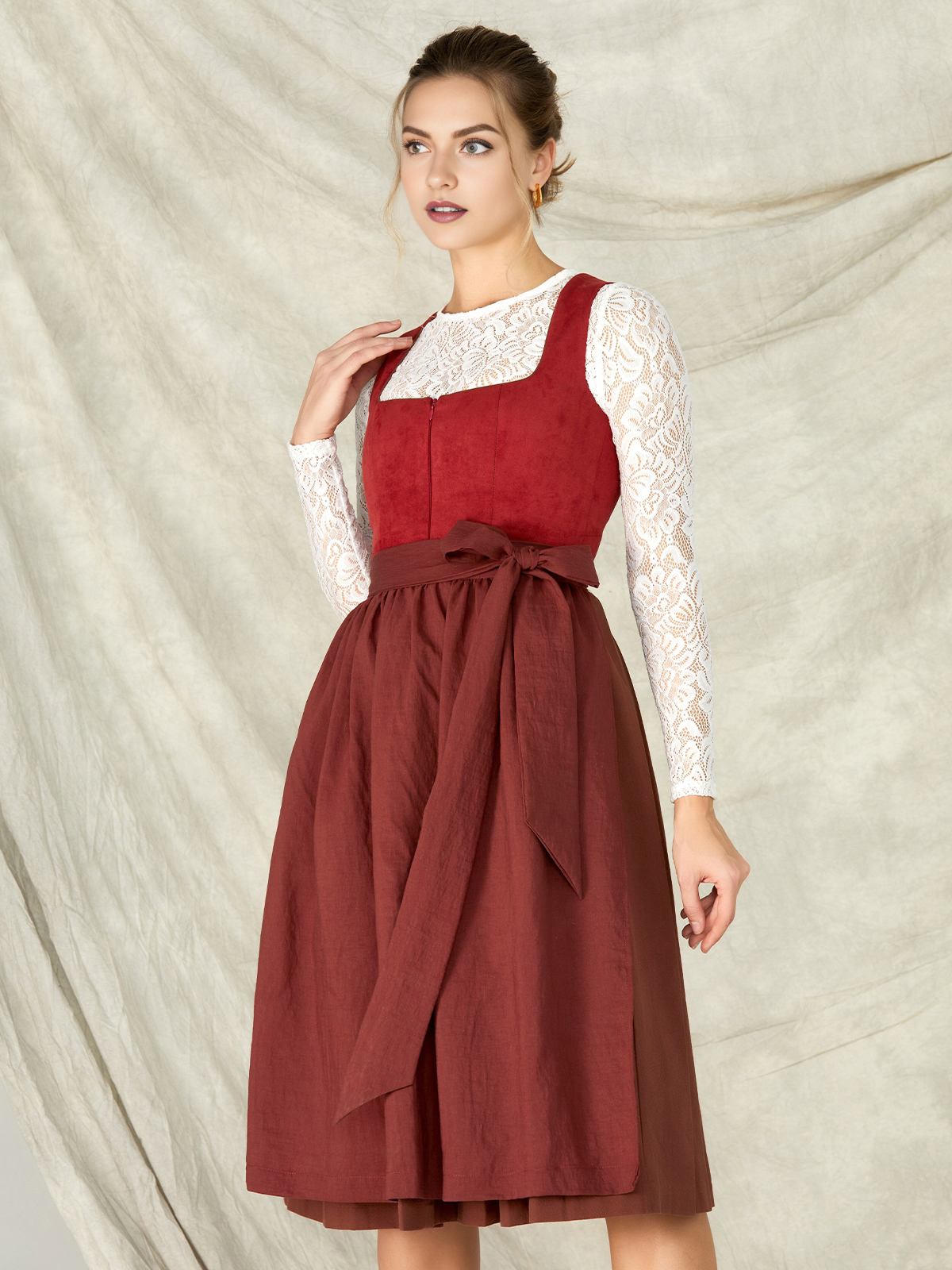 Modernes rotes Ja Mei Dirndl