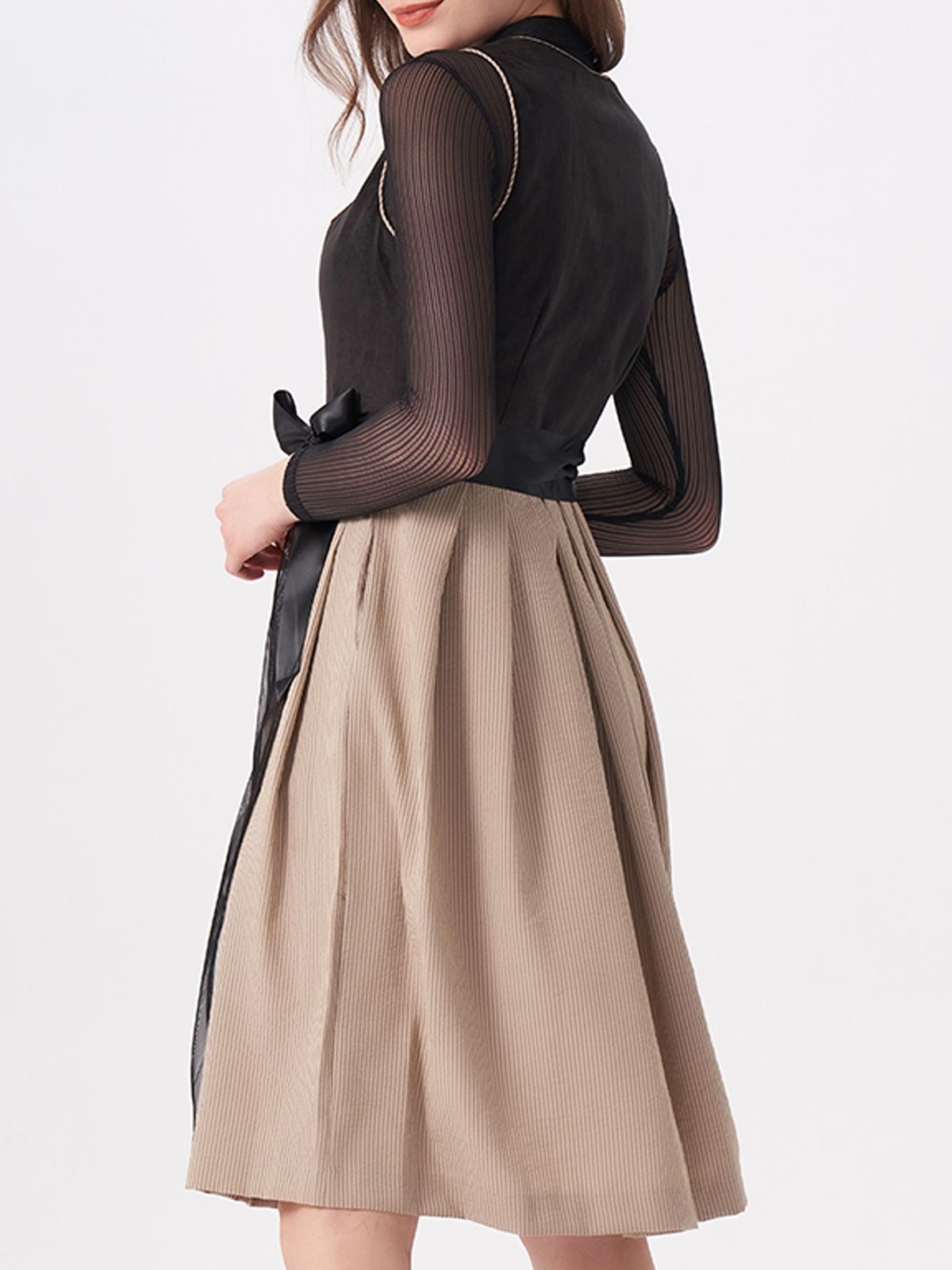 Rot-grünes Dirndl in perfektem Styling
