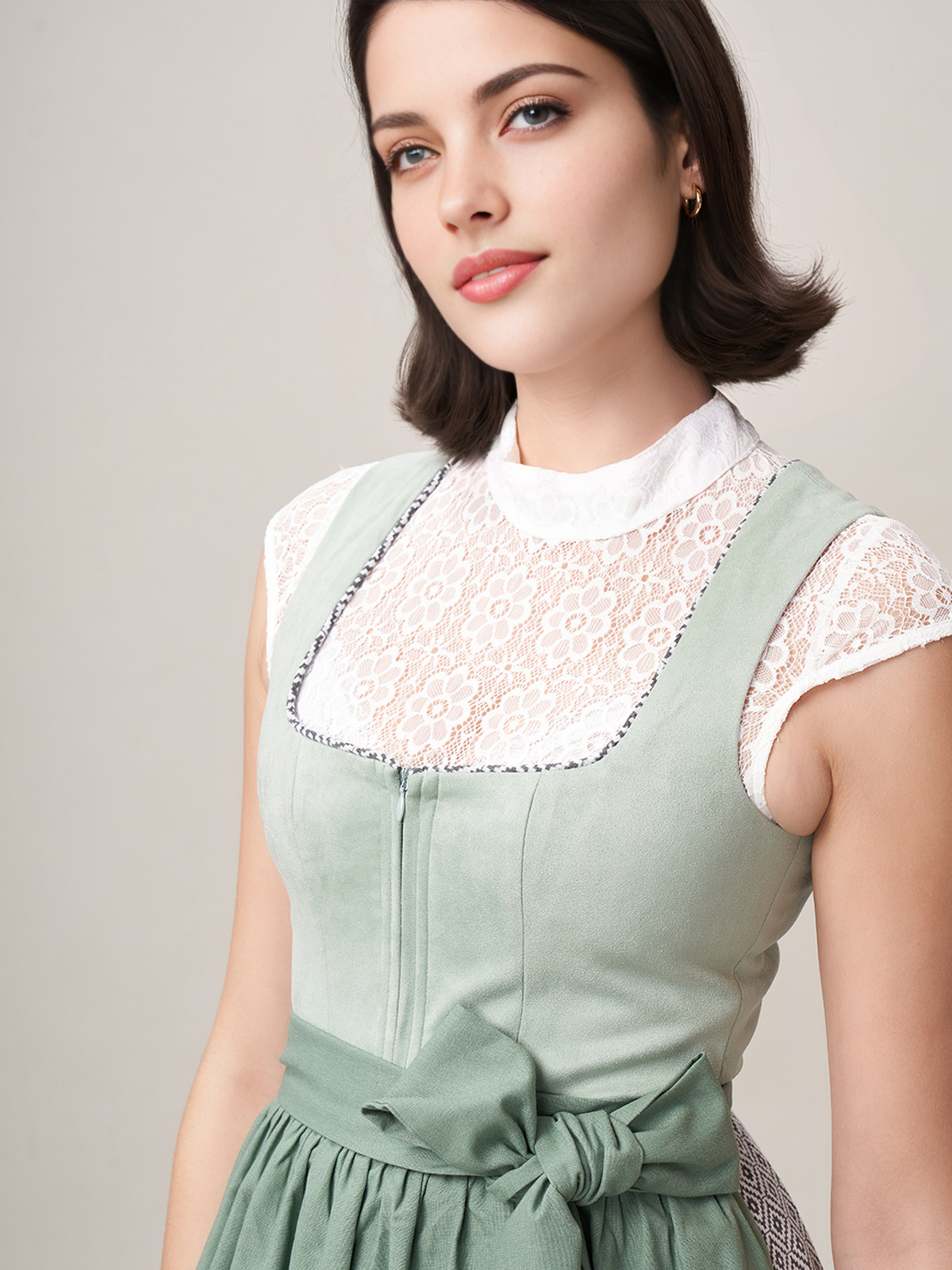 Modernes Dirndl in Grün – perfekt für den Alltag