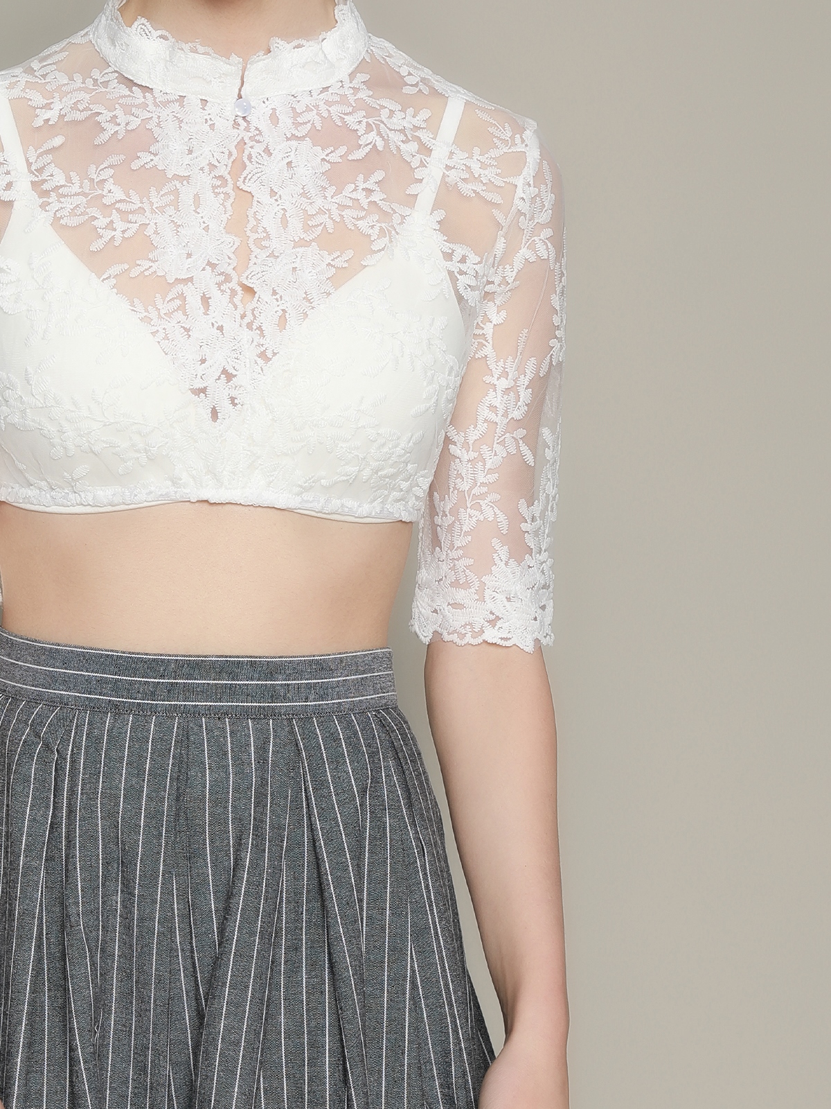 Dirndl mit weißer Bluse
