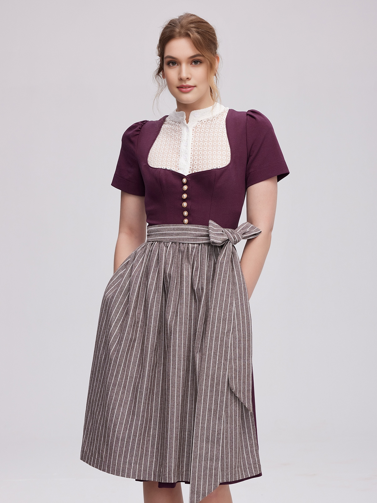 Dirndl in Lila – Eleganz pur