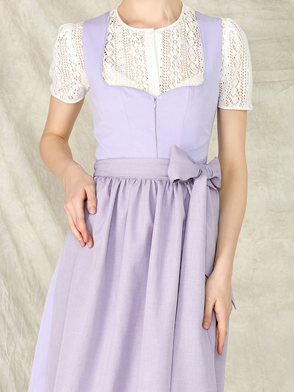 Elegantes lila Dirndl von Shop Ja Mei
