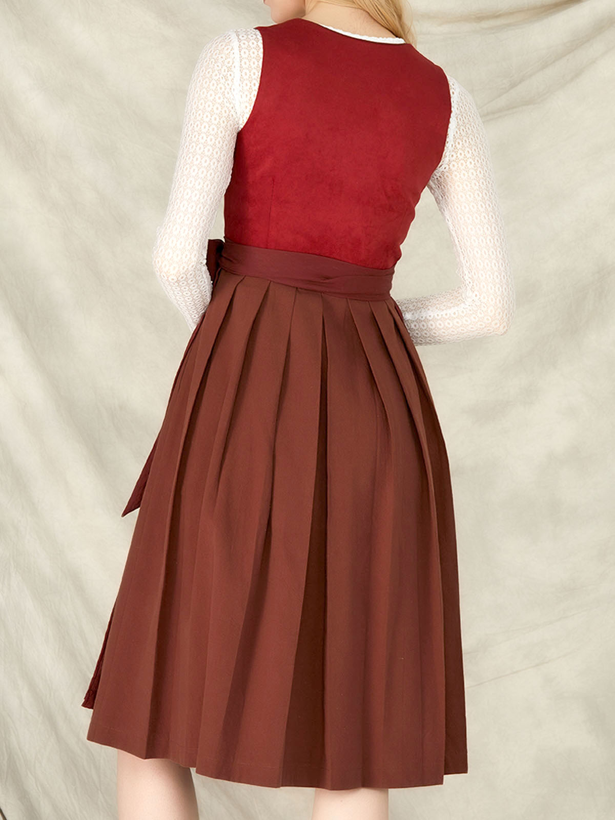 Dirndl in Rot – ein zeitloser Klassiker