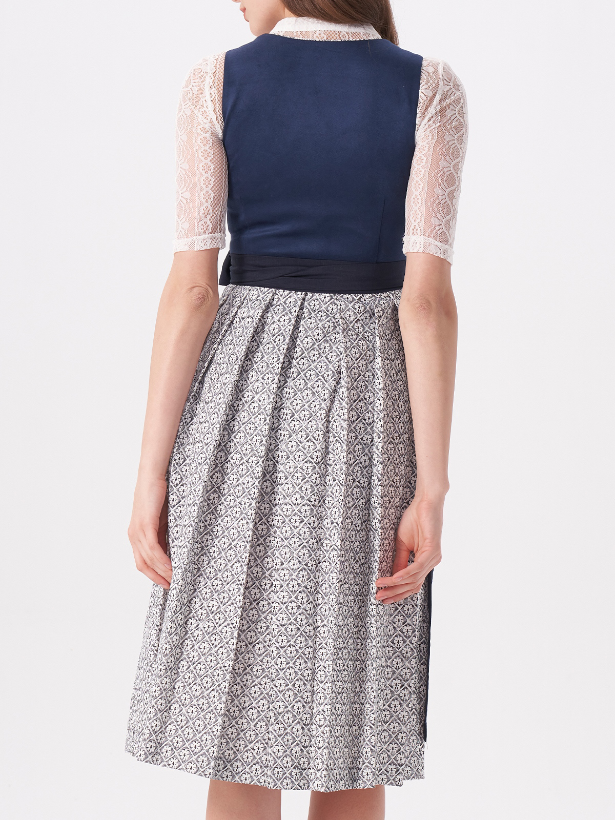 Dirndl Blau Schwarz – Eleganz und Tradition