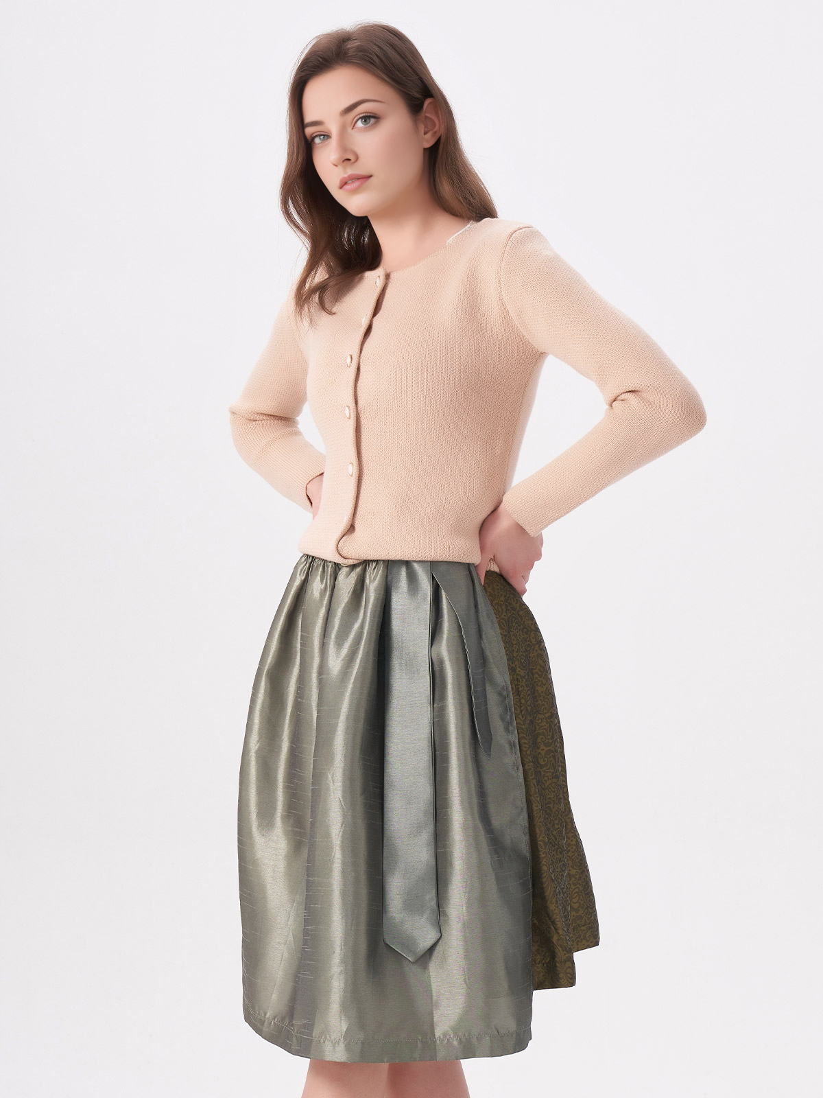 Dirndl in Braun mit modernem Schnitt
