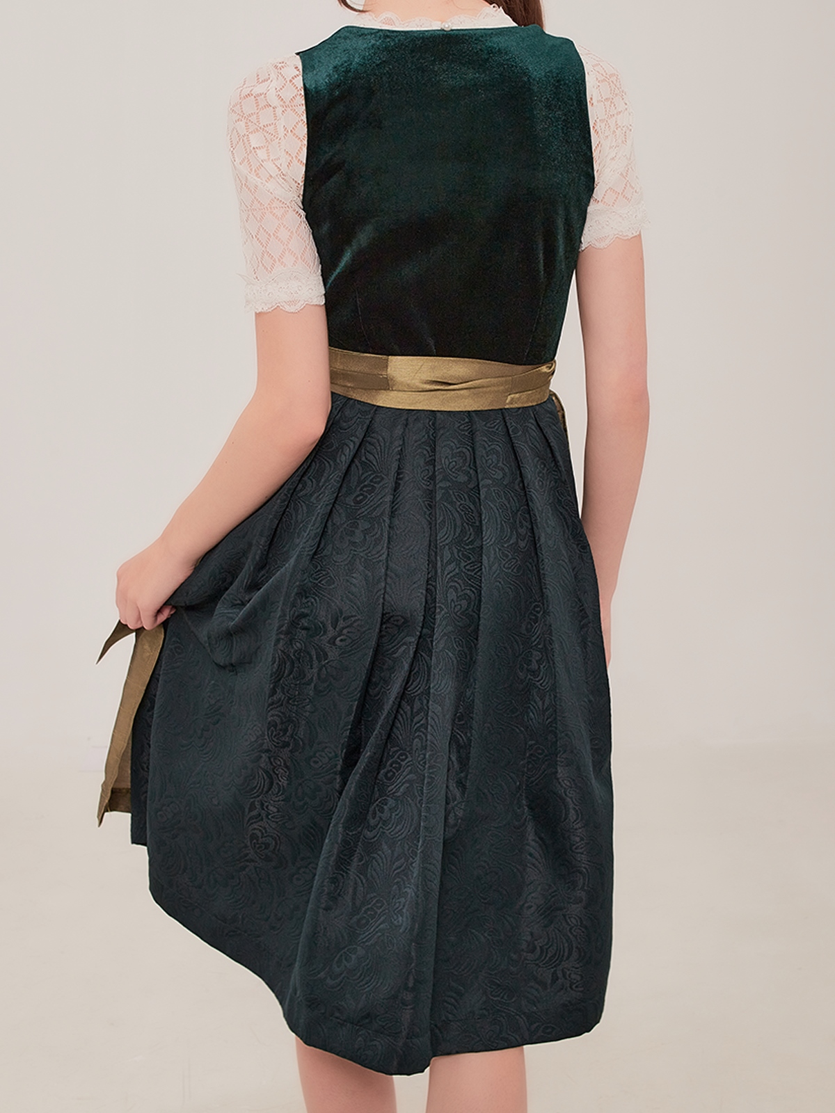 Dirndl Olivgrün – stilvoll und vielseitig
