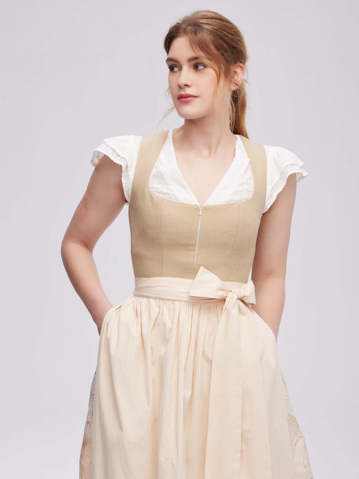 Dirndl mit Braunem Samtstoff