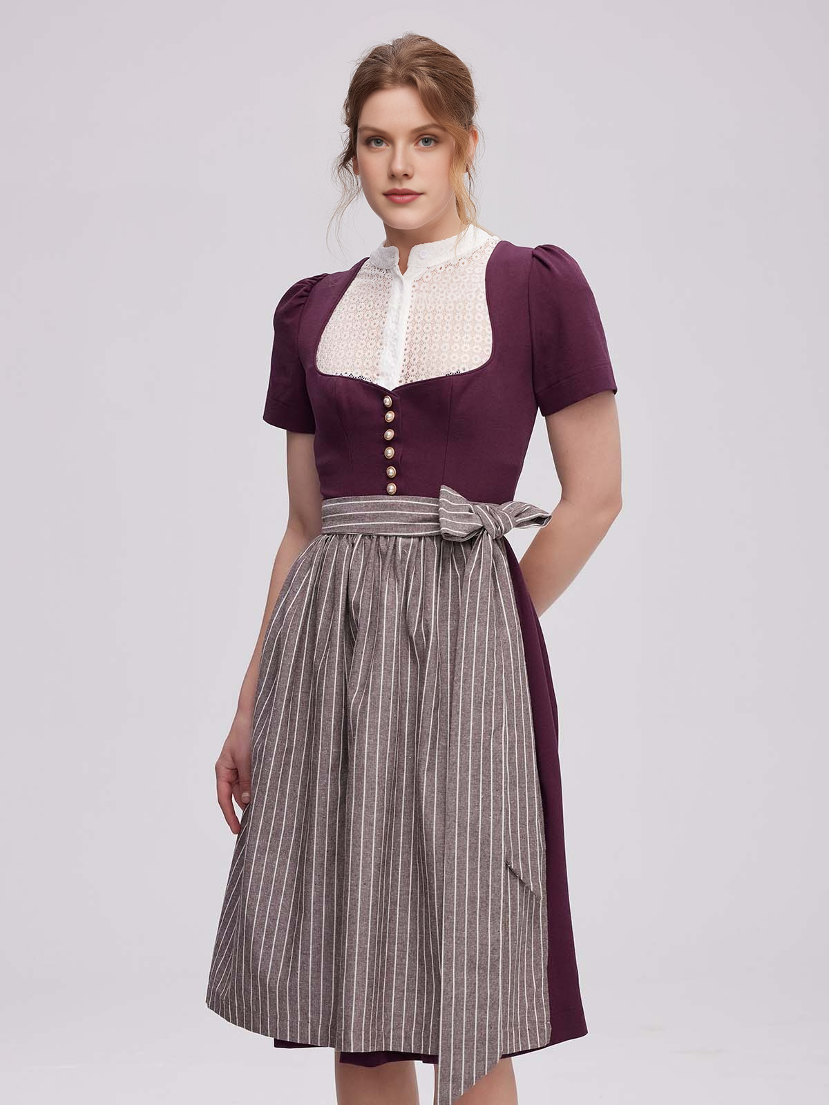 Dirndl in Lila – feminin und elegant