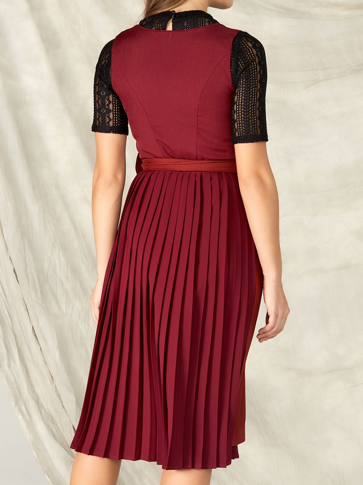 Rot-Grünes Dirndl