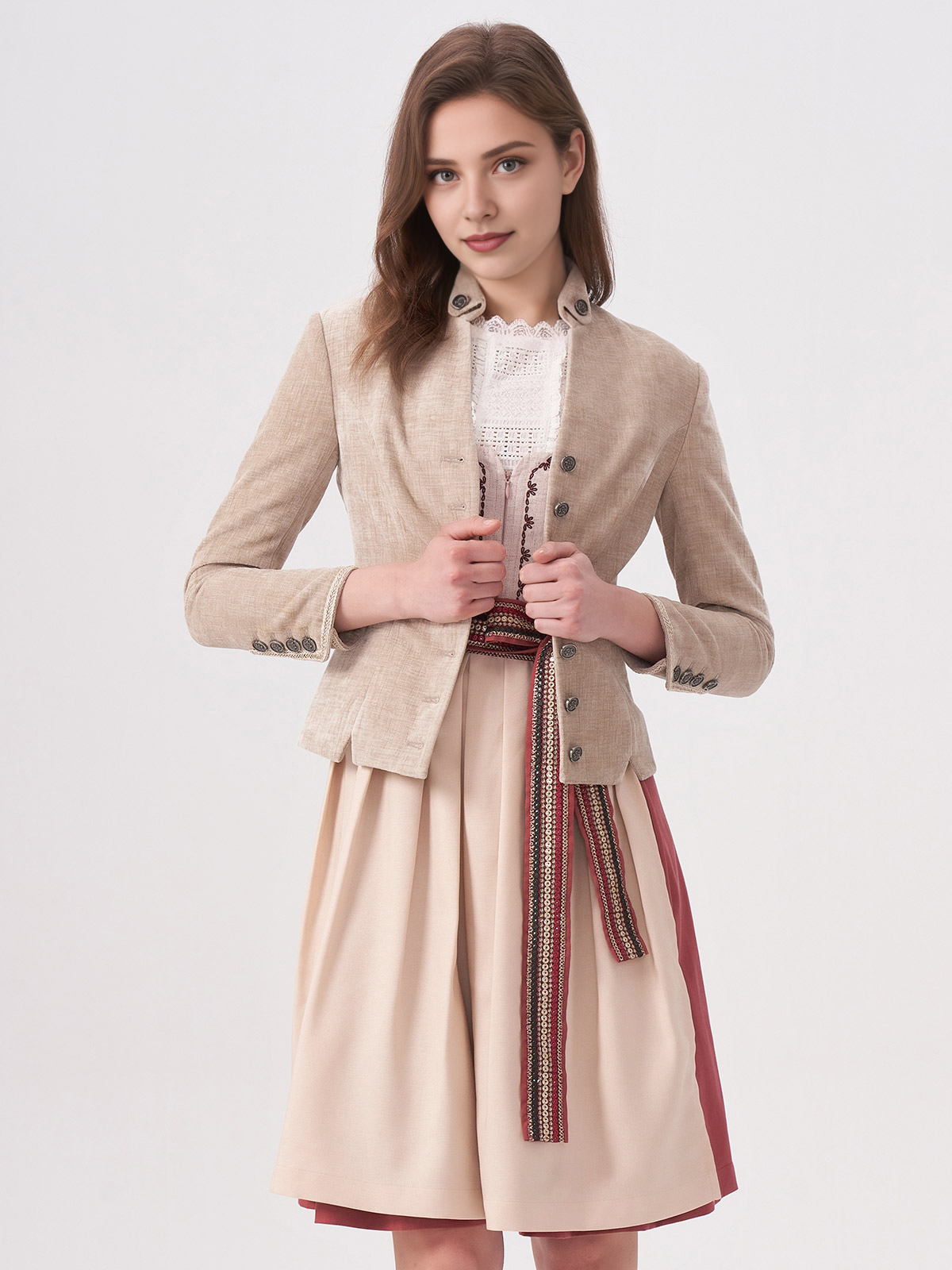 Dirndl mit passender Jacke