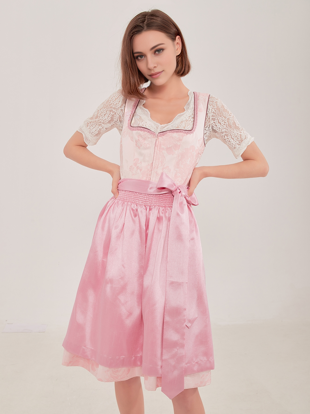 Dirndl in Blau – perfekt für jede Figur