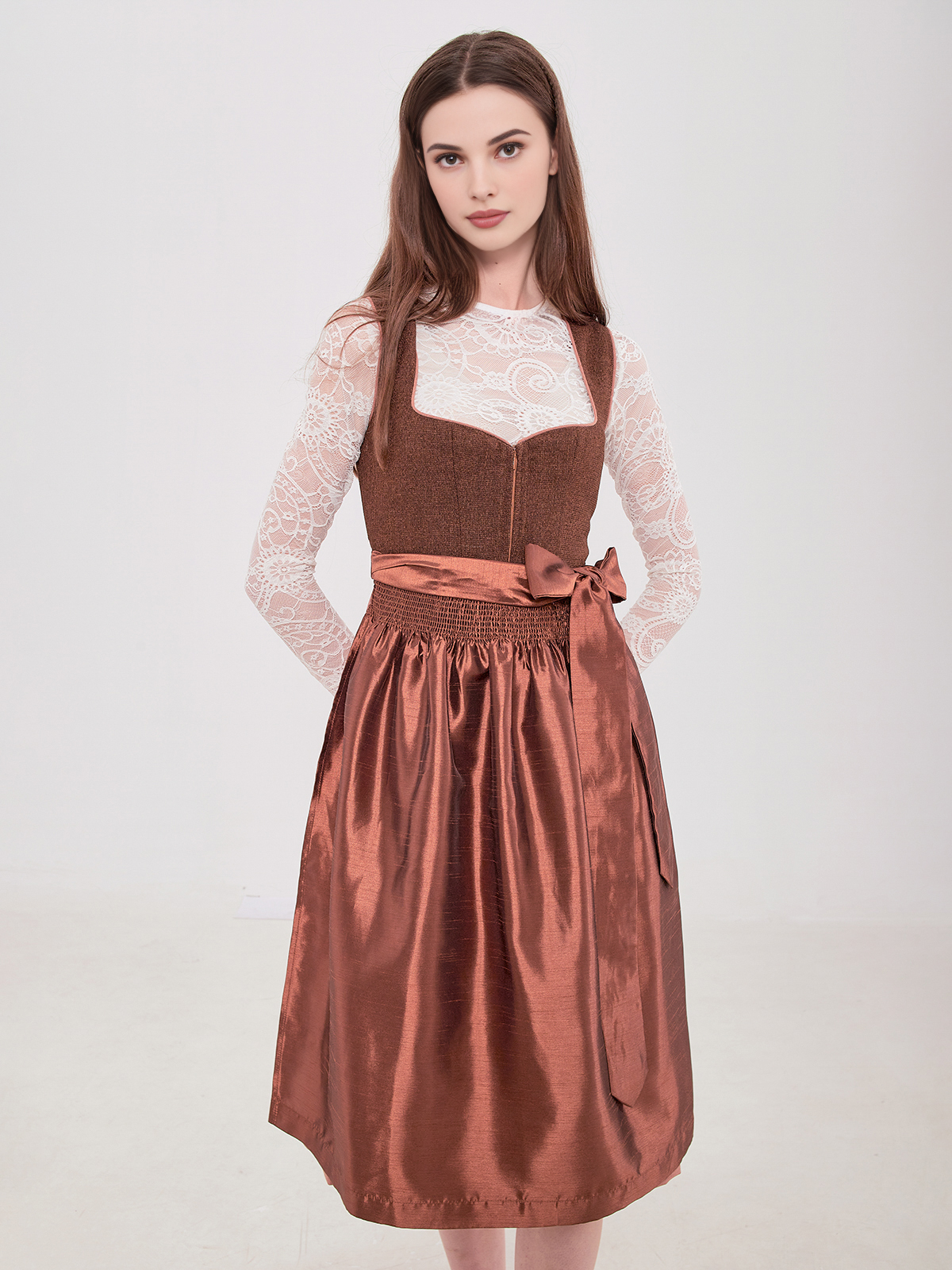 Elegantes einfarbiges Dirndl in Braun