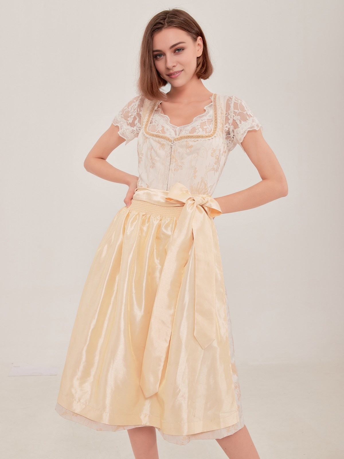Dirndl in Gelb – ein fröhlicher Look für den Sommer