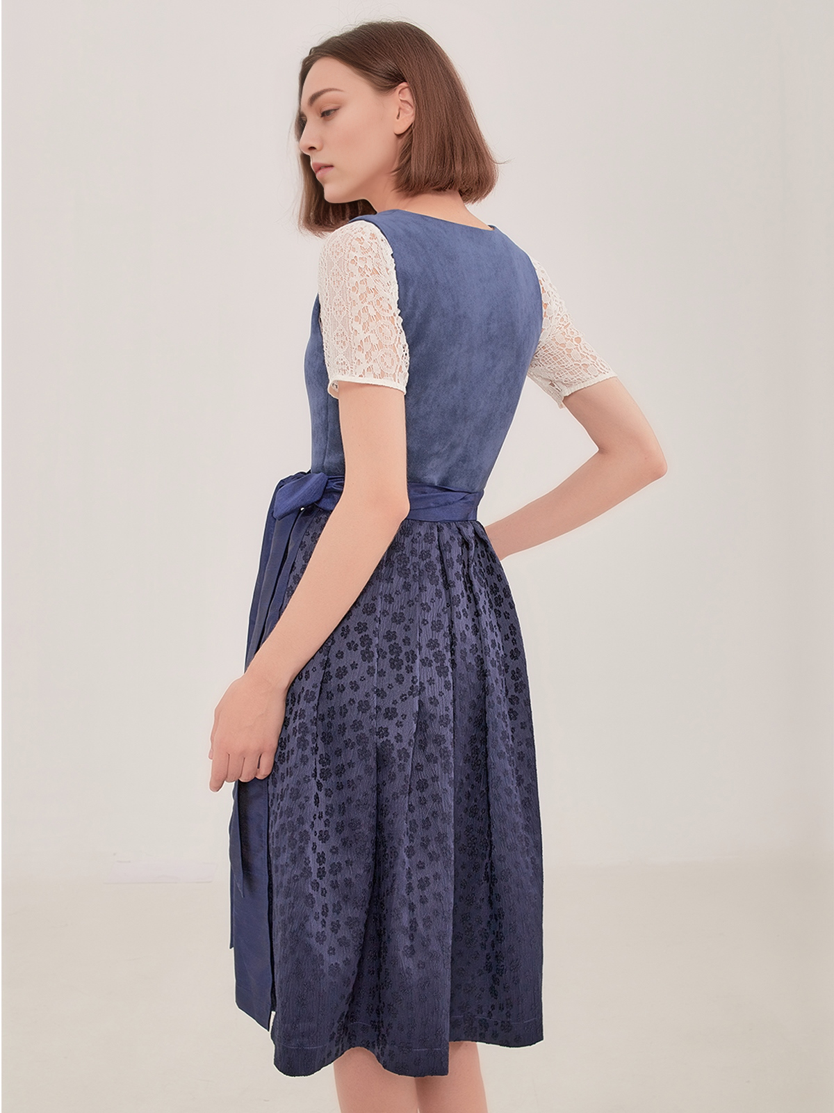 Dirndlkleid in Blau
