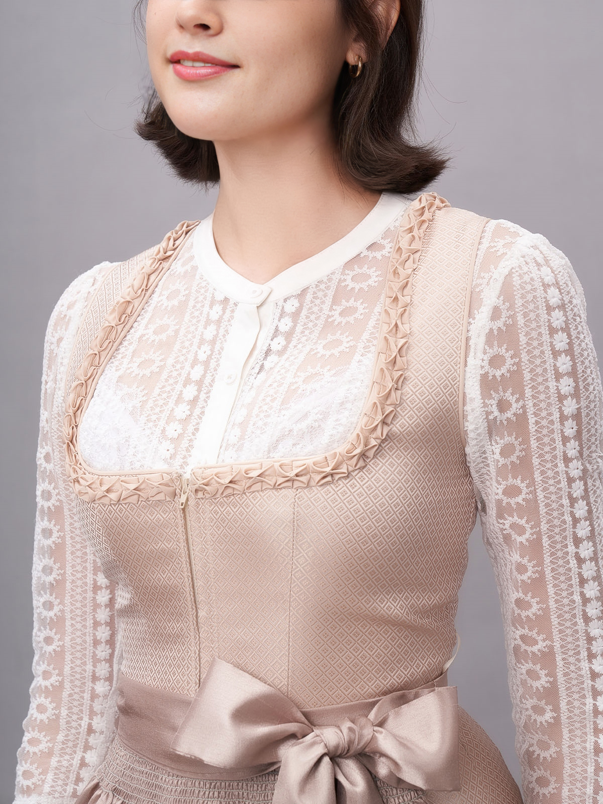 Altausseer Dirndl in Beige