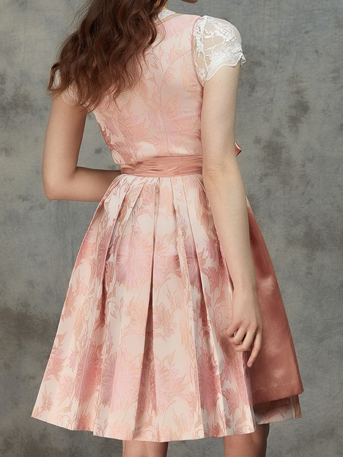Dirndlbluse langarm hochgeschlossen in Rosa
