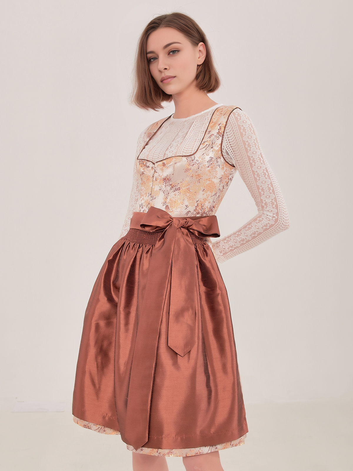 Elegantes Dirndl in Gelb