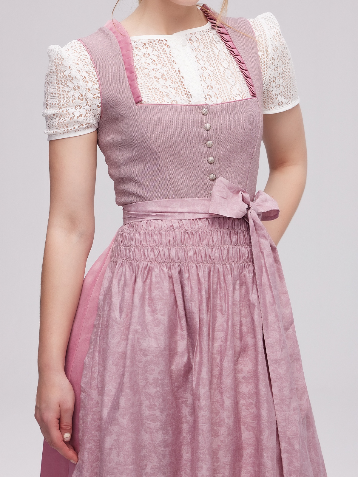 Modernes Dirndl in Lila von Ehreer