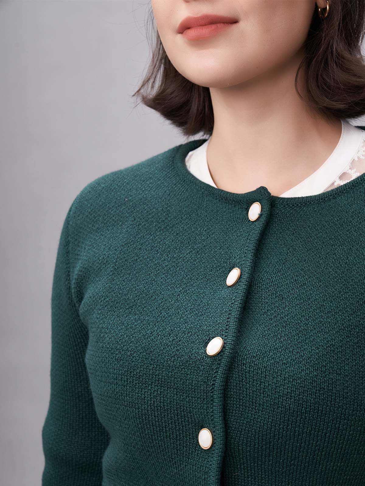 Khaki Dirndl in modernem Design