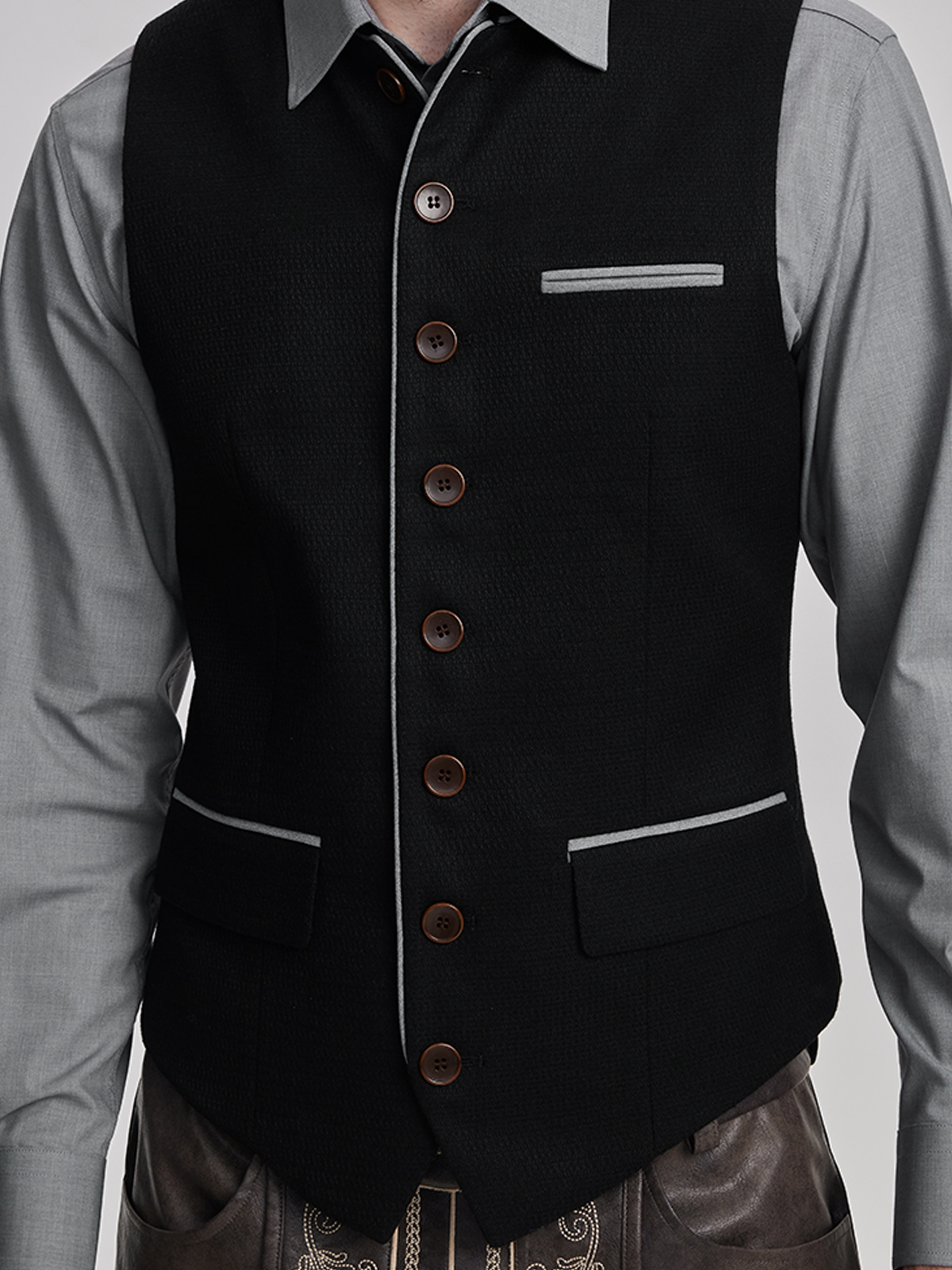 Modernes Samtdirndl in Grün