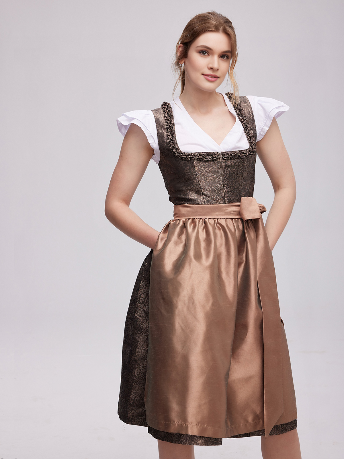 Dirndl in Braun – zeitlos und elegant
