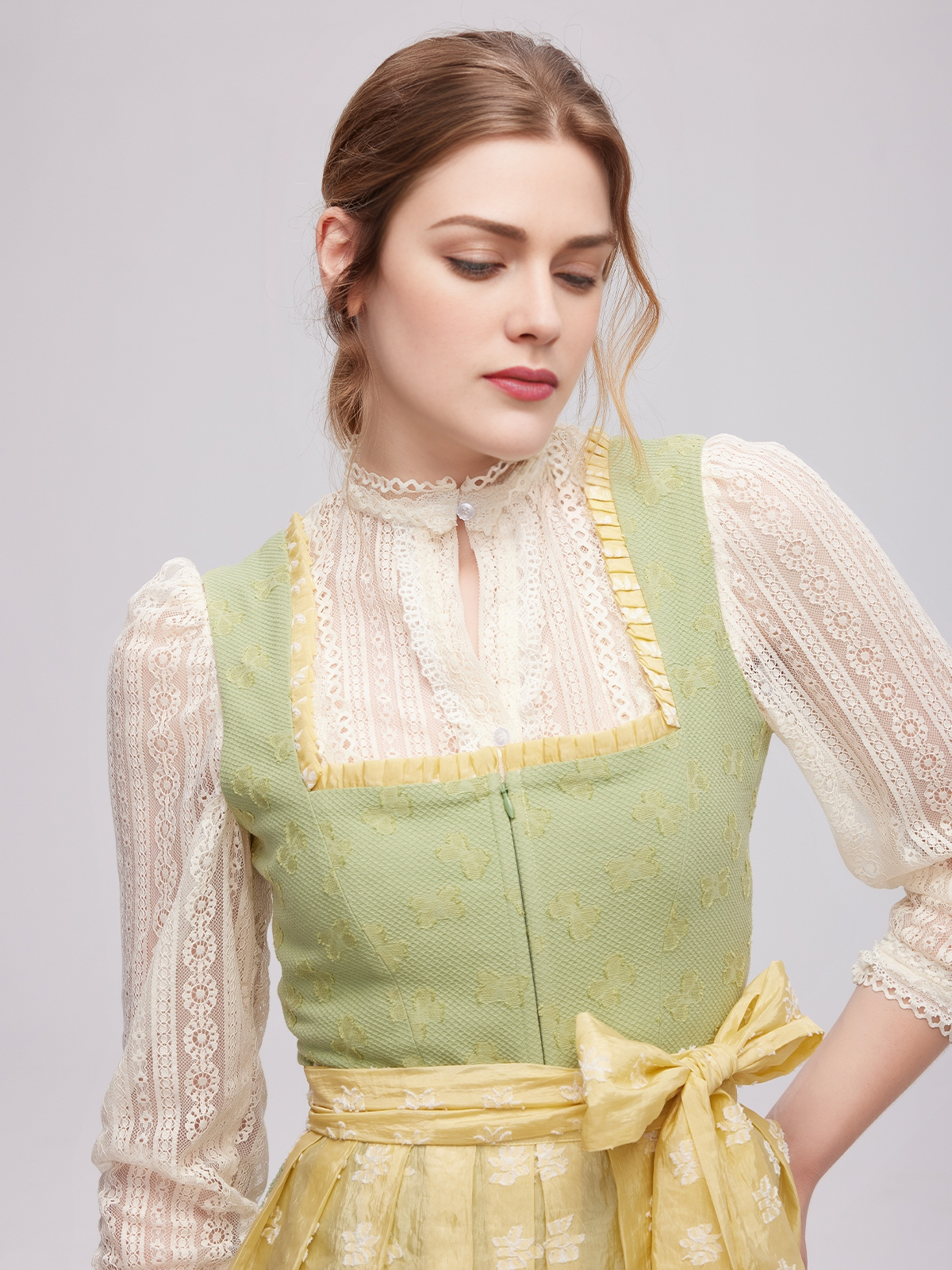 Dirndl beige Leinen in Grün